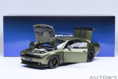 Dodge Challenger SRT Jailbreak 2022 grün Modellauto 1:18 Autoart