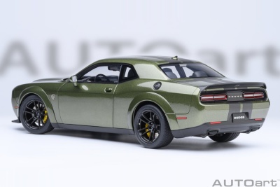 Dodge Challenger SRT Jailbreak 2022 grün Modellauto...