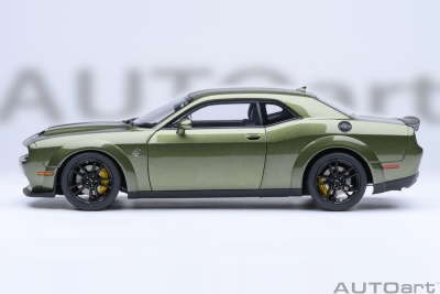 Dodge Challenger SRT Jailbreak 2022 grün Modellauto 1:18 Autoart