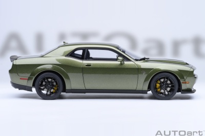 Dodge Challenger SRT Jailbreak 2022 grün Modellauto 1:18 Autoart