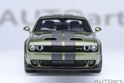 Dodge Challenger SRT Jailbreak 2022 grün Modellauto 1:18 Autoart