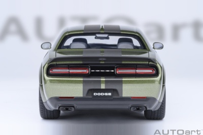Dodge Challenger SRT Jailbreak 2022 grün Modellauto 1:18 Autoart