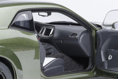 Dodge Challenger SRT Jailbreak 2022 grün Modellauto 1:18 Autoart