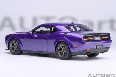 Dodge Challenger SRT Superstock 2023 lila Modellauto 1:18...