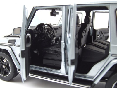 Mercedes G-Klasse G-Modell W463 silber Modellauto 1:18 iScale