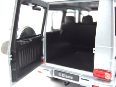Mercedes G-Klasse G-Modell W463 silber Modellauto 1:18 iScale
