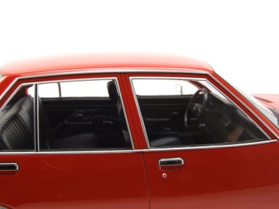Opel Rekord D 1972 rot Modellauto 1:18 MCG