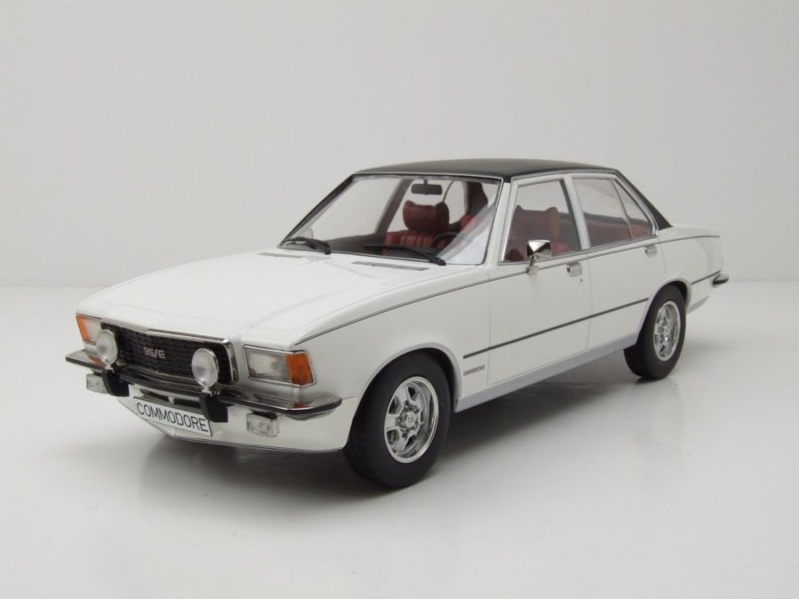 Opel Commodore B 1972 weiß Modellauto 1:18 MCG