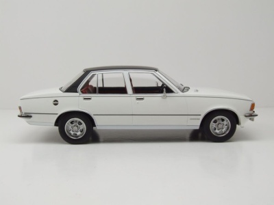 Opel Commodore B 1972 weiß Modellauto 1:18 MCG