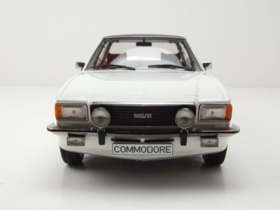 Opel Commodore B 1972 weiß Modellauto 1:18 MCG