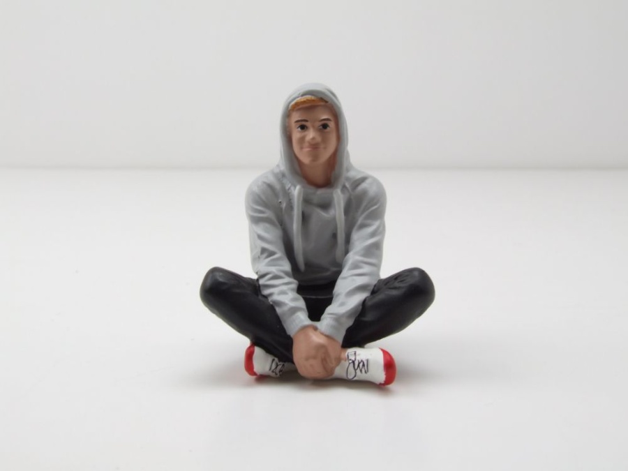 Figur Mann im Schneidersitz 1:18 Modelle American Diorama #704
