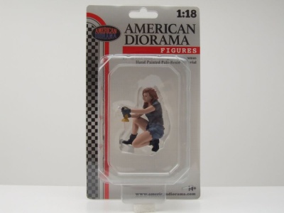 Figur Muscle Mechanics 3 Frau kniend für 1:18 Modelle American Diorama