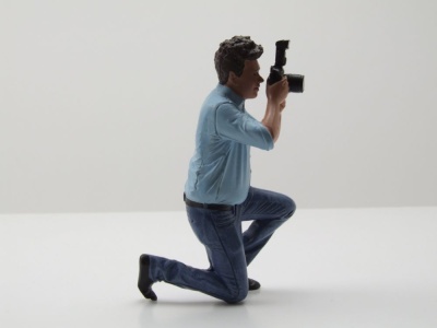Figur Photographers 3 Mann hellblaues Hemd kniend für 1:18 Modelle American Diorama