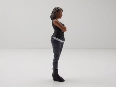 Figur Car Meet 3 Figur 2 Frau mit schwarzen Stiefeln für 1:18 Modelle American Diorama