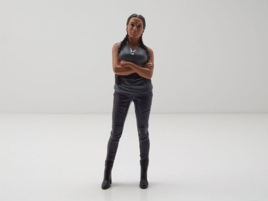 Figur Car Meet 3 Figur 7 Frau mit Zöpfen für 1:18 Modelle American Diorama