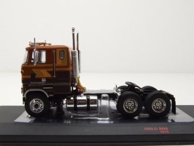 Ford COE 9000 Zugmaschine braun Modellauto 1:64 ixo models