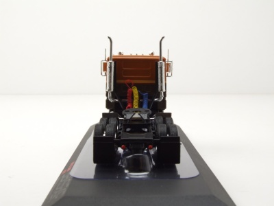 Ford COE 9000 Zugmaschine braun Modellauto 1:64 ixo models