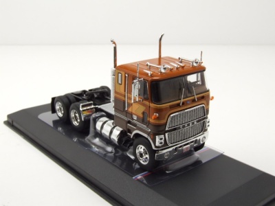 Ford COE 9000 Zugmaschine braun Modellauto 1:64 ixo models