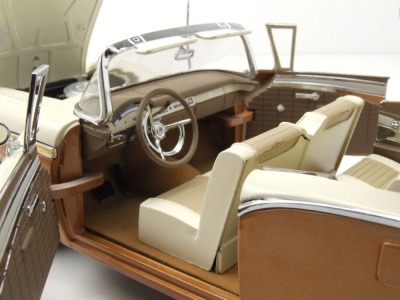 Ford Fairlane 500 Skyliner 1957 bronze weiß Modellauto 1:18 Sun Star