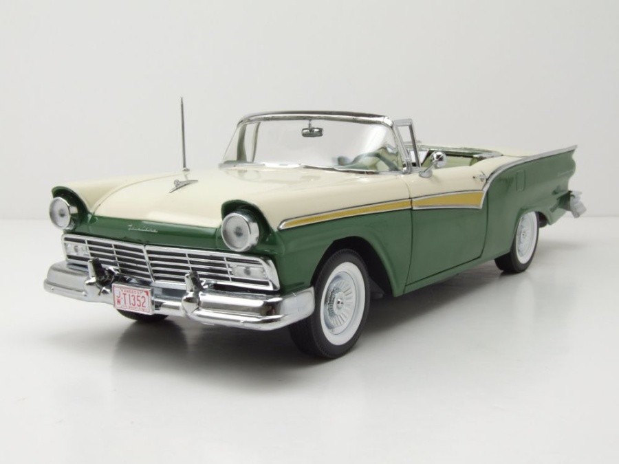 Ford Fairlane 500 Skyliner 1957 grün weiß Modellauto 1:18 Sun Star