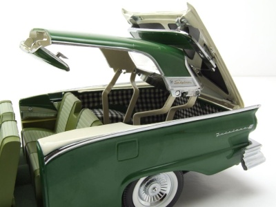Ford Fairlane 500 Skyliner 1957 grün weiß Modellauto 1:18 Sun Star