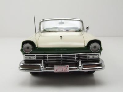 Ford Fairlane 500 Skyliner 1957 grün weiß Modellauto 1:18 Sun Star