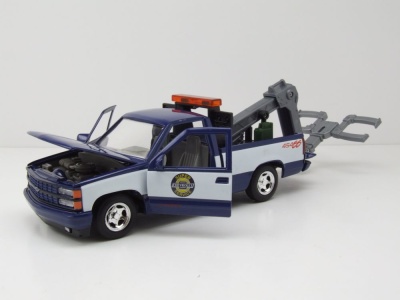 Chevrolet 454 SS Pick Up Abschlepper 1992 blau weiß Modellauto 1:24 Motormax
