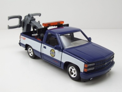 Chevrolet 454 SS Pick Up Abschlepper 1992 blau weiß Modellauto 1:24 Motormax