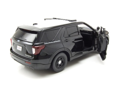 Ford Police Interceptor Utility 2022 schwarz weiß Modellauto 1:24 Motormax