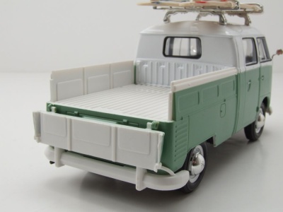VW T1 Bus DoKa Pritsche grün weiß mit Campingausrüstung Modellauto 1:24 Motormax