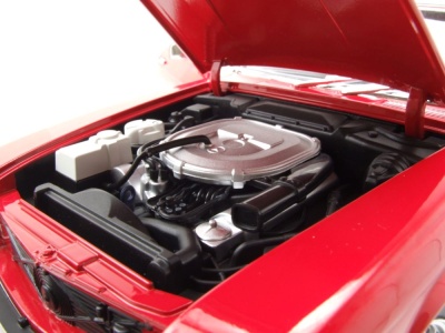 Mercedes 450 SL R107 Cabrio US-Version 1979 rot Dallas Modellauto 1:12 KK Scale