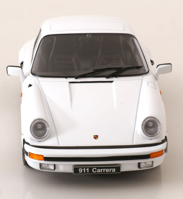 Porsche 911 Carrera Coupe 1983 weiß Modellauto 1:18 KK Scale