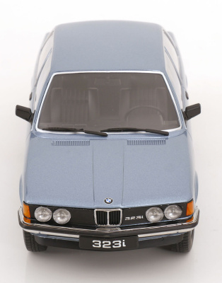 BMW 323i E21 1978 hellblau metallic Modellauto 1:18 KK Scale
