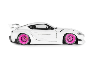 Toyota GR Supra LWB 2025 weiß pink Modellauto 1:18 Solido