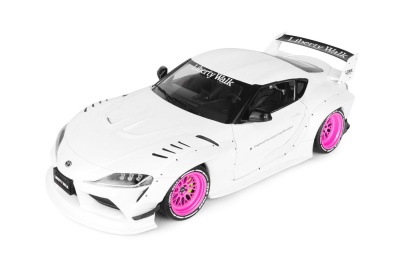 Toyota GR Supra LWB 2025 weiß pink Modellauto 1:18 Solido