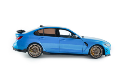 BMW M3 G80 Performance Parts 2024 blau Modellauto 1:18 Solido