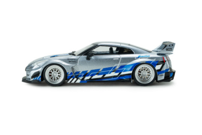 Nissan GT-R R35 Liberty Walk Silhouette 2020 silber blau Modellauto 1:43 Solido