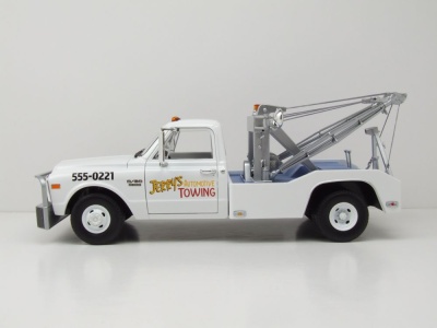 Chevrolet C-30 Dually Wrecker 1969 weiß Abschlepper Fall Guy Stuntman Modellauto 1:18 Greenlight Collectibles