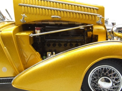 Horch 855 Roadster 1939 gold Modellauto 1:18 Sun Star