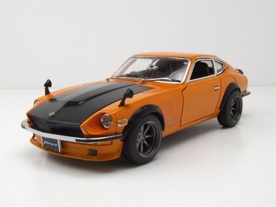 Datsun Fairlady Z (S30) 1971 orange Carbonhaube Modellauto 1:18 Sun Star