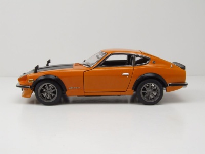 Datsun Fairlady Z (S30) 1971 orange Carbonhaube Modellauto 1:18 Sun Star