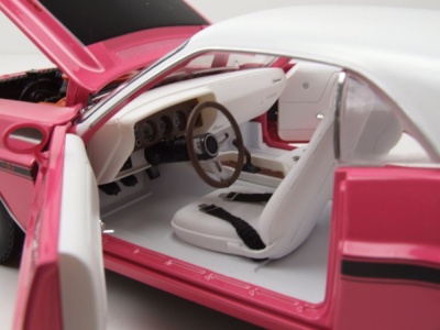 Dodge Challenger R/T 440 Six Pack 1970 pink weiß Modellauto 1:18 Greenlight Collectibles