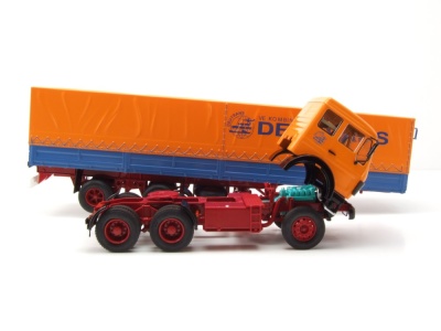 Mercedes NG 2232 Sattelzug Deutrans 1980 orange blau Modellauto 1:43 Premium ClassiXXs