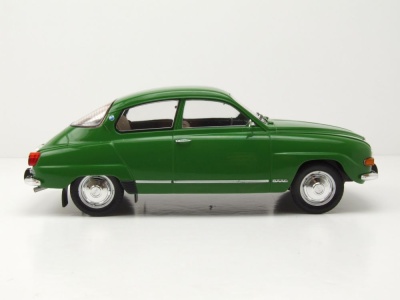 Saab 96 V4 1970 dunkelgrün Modellauto 1:18 MCG