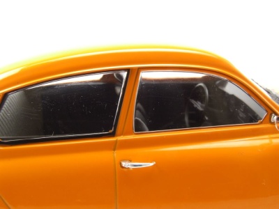 Saab 96 V4 1970 orange Modellauto 1:18 MCG