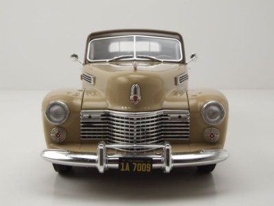 Cadillac Fleetwood Series 60 Special Sedan 1941 beige braun Modellauto 1:18 MCG