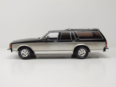 Chevrolet Caprice Estate Wagon Kombi 1985 silber schwarz Modellauto 1:18 MCG