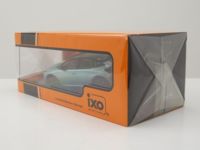 Lancia Ypsilon 2025 hellgrün metallic schwarz Modellauto 1:43 ixo models