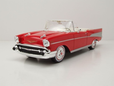 Chevrolet Bel Air Convertible 1957 rot Modellauto 1:18 Maisto