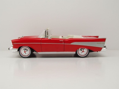 Chevrolet Bel Air Convertible 1957 rot Modellauto 1:18 Maisto